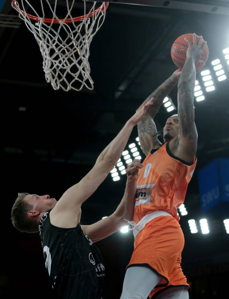 充当起了领 充当起了领