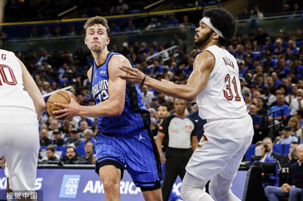 姆奉献了一 姆奉献了一