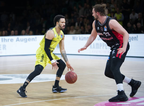 挺身而出 挺身而出